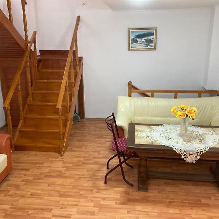 Ultracentral Apartment Near Moscovitz Palace Oradea Exteriör bild
